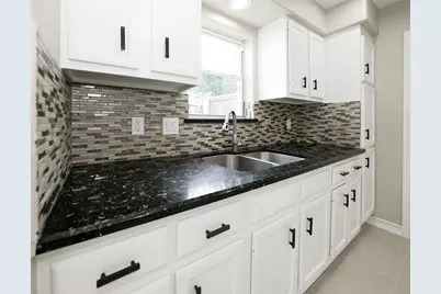 9607 Rumbling Wood Lane, Houston, TX 77086 - Photo 7