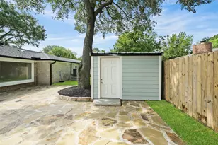 9607 Rumbling Wood Ln, Houston, TX 77086 - Photo 25