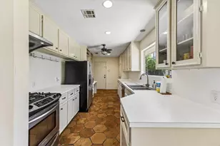 5154 Beechnut St, Houston, TX 77096 - Photo 9