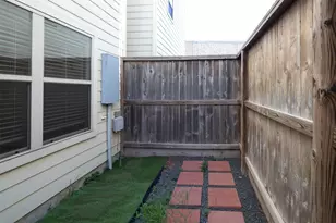 3634 Main Plaza Dr, Houston, TX 77025 - Photo 23