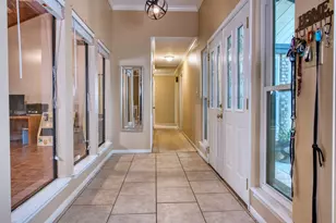 54 Royal Oak Cir, Lake Jackson, TX 77566 - Photo 3