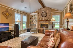 54 Royal Oak Cir, Lake Jackson, TX 77566 - Photo 7