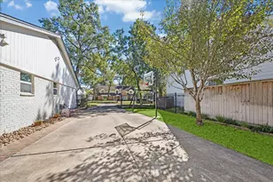 14114 River Forest Dr, Houston, TX 77079 - Photo 33