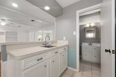 5938 Foresthaven Drive, Houston, TX 77066 - Photo 9