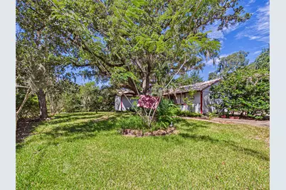 511 Treasure Drive, Liverpool, TX 77577 - Photo 3