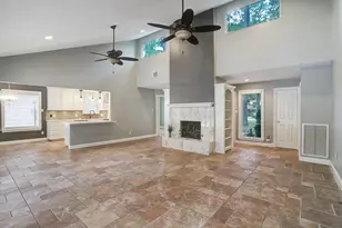 811 Castle Hill Trail, Kingwood, TX 77339 - Photo 7