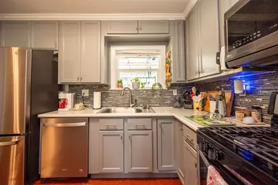 104 Bonita Avenue, Galveston, TX 77550 - Photo 9