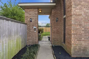 14643 S Hearthstone Green Dr, Houston, TX 77095 - Photo 5