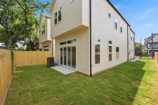 1320 Alexander St, Houston, TX 77008 - Photo 3