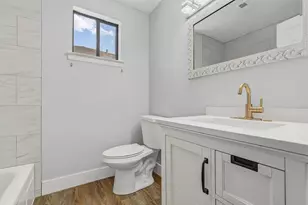 8714 Amblewood Dr, Houston, TX 77099 - Photo 17