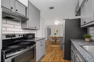 8714 Amblewood Dr, Houston, TX 77099 - Photo 5