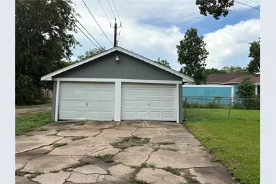 1603 W 8th Street, Freeport, TX 77541 - Photo 13