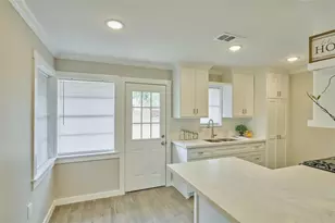 309 S Magnolia St, Tomball, TX 77375 - Photo 9