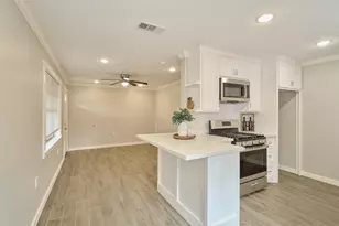 309 S Magnolia St, Tomball, TX 77375 - Photo 11