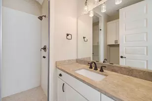 4003 Beacon Fisher Dr, Houston, TX 77018 - Photo 13
