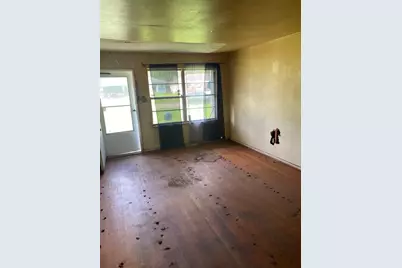 5410 Heron Drive, Houston, TX 77033 - Photo 9