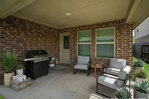 8915 English Manor Dr, Cypress, TX 77433 - Photo 29