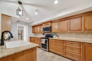 802 Sentinel Oaks, Pinehurst, TX 77362 - Photo 9