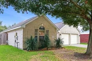 622 Oak Briar Dr, Kemah, TX 77565 - Photo 3