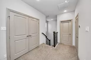 8605 Hollyoaks Creek Ln, Houston, TX 77063 - Photo 39