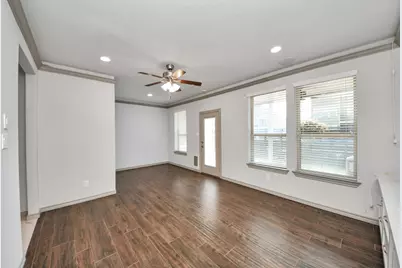 8605 Hollyoaks Creek Lane, Houston, TX 77063 - Photo 9