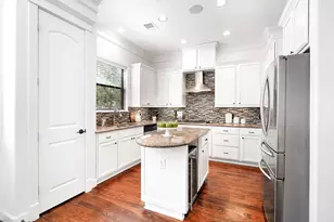 612 W 27th St, Houston, TX 77008 - Photo 13