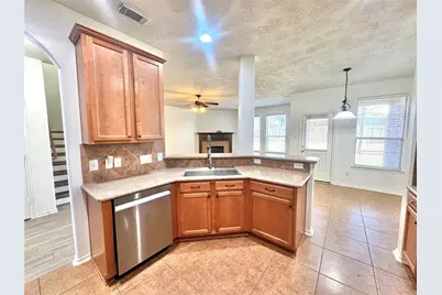 14 Harbinger Court, The Woodlands, TX 77382 - Photo 7