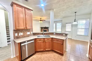 14 Harbinger Ct, The Woodlands, TX 77382 - Photo 7