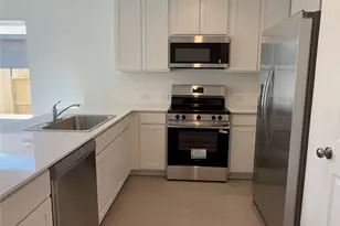 331 Parkin Ct, Conroe, TX 77303 - Photo 3
