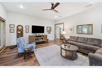 613 N 13th Street, Nederland, TX 77627 - Photo 7