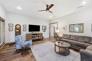 613 N 13th St, Nederland, TX 77627 - Photo 7