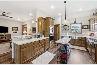613 N 13th Street, Nederland, TX 77627 - Photo 13