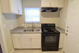 505 13th St N, Texas City, TX 77590 - Photo 7