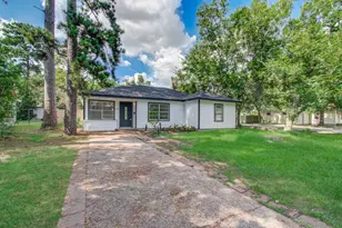 1100 Cowan Ave, Conroe, TX 77301 - Photo 3