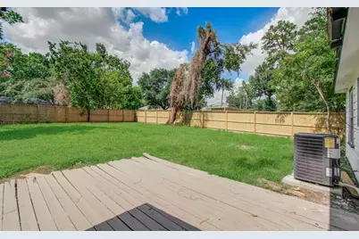 1100 Cowan Avenue, Conroe, TX 77301 - Photo 33