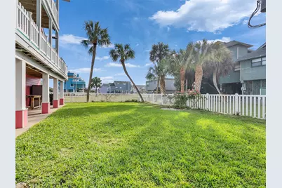 13707 Pirates Beach Boulevard, Galveston, TX 77554 - Photo 35