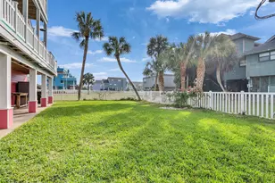 13707 Pirates Beach Blvd, Galveston, TX 77554 - Photo 35