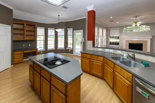2435 Thorndon Park Ct, League City, TX 77573 - Photo 7