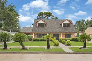 215 Coronation Dr, Houston, TX 77034 - Photo 3