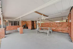 215 Coronation Dr, Houston, TX 77034 - Photo 33