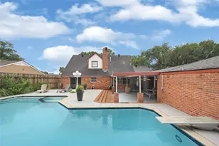 215 Coronation Dr, Houston, TX 77034 - Photo 35