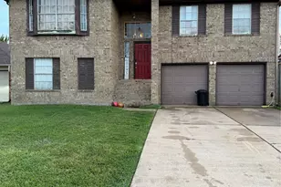 110 Almond Dr, Lake Jackson, TX 77566 - Photo 1