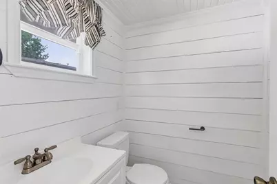 202 E Kay Street, Dayton, TX 77535 - Photo 11