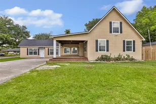 202 E Kay St, Dayton, TX 77535 - Photo 1