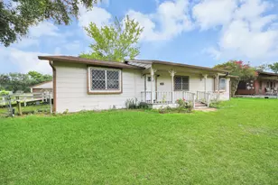 535 Pampa St, Pasadena, TX 77504 - Photo 3