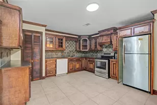 8565 Ridgepoint Dr, Houston, TX 77055 - Photo 11