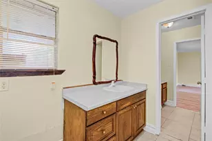 8565 Ridgepoint Dr, Houston, TX 77055 - Photo 19