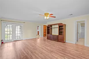 8565 Ridgepoint Dr, Houston, TX 77055 - Photo 17