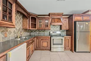 8565 Ridgepoint Dr, Houston, TX 77055 - Photo 13