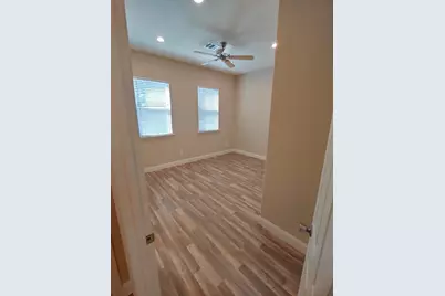 4926 Weeping Willow Road, Houston, TX 77092 - Photo 5